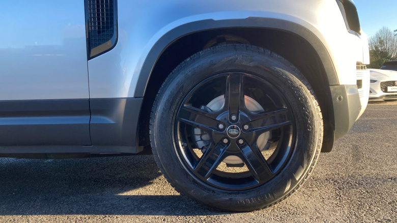 Land Rover Defender 2.0 D240 SE 110 5dr Auto Diesel Estate